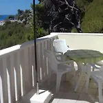 Mia *