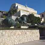 דירה Mia פריזבה