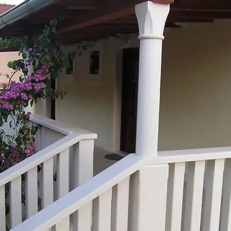 Mia Apartment *